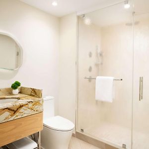 Chambre Lit King-Size avec Accès aux Personnes Handicapées